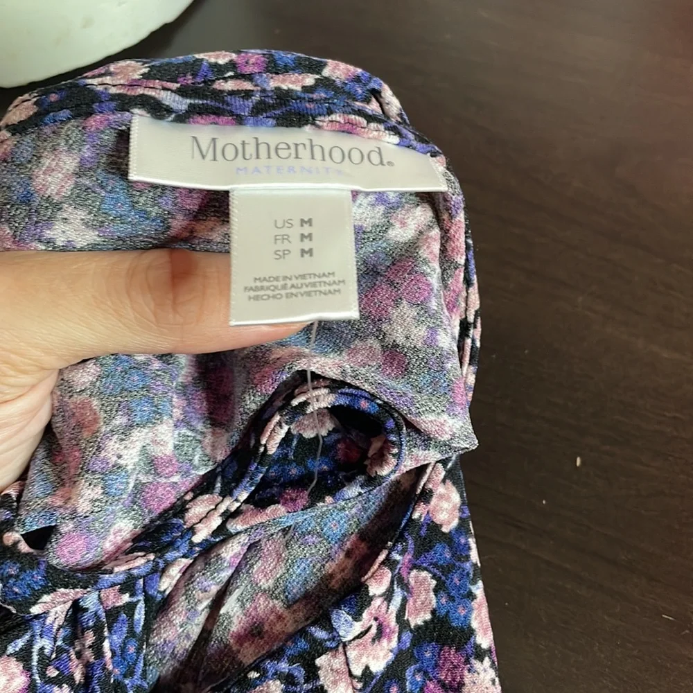 🎉NWOT! Motherhood Maternity Purple Floral Top! - Picture 3 of 3